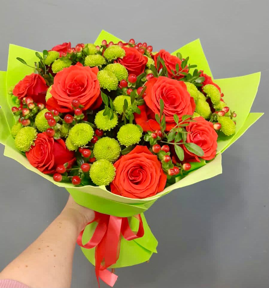 Букет цветов из: Хризантемы и Розы в Осе