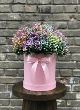 Цветочная композиция из Гипсофила и Розы в шляпной коробке в Осе