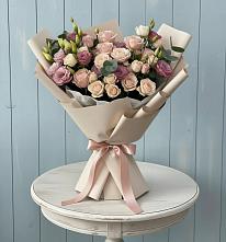 Букет цветов из:  Розы и Лизиантусы в Осе