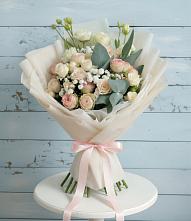 Букет цветов из:  Розы и Лизиантусы в Осе