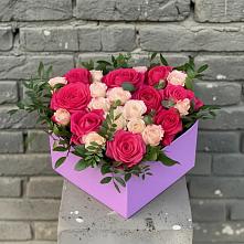 Цветочная композиция из Розы в коробке в Осе