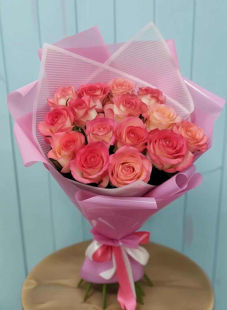 Букет 15 Розовых роз Равель в Осе