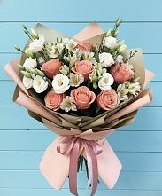 Букет цветов из:  Розы, Альстромерии и Лизиантусы в Осе