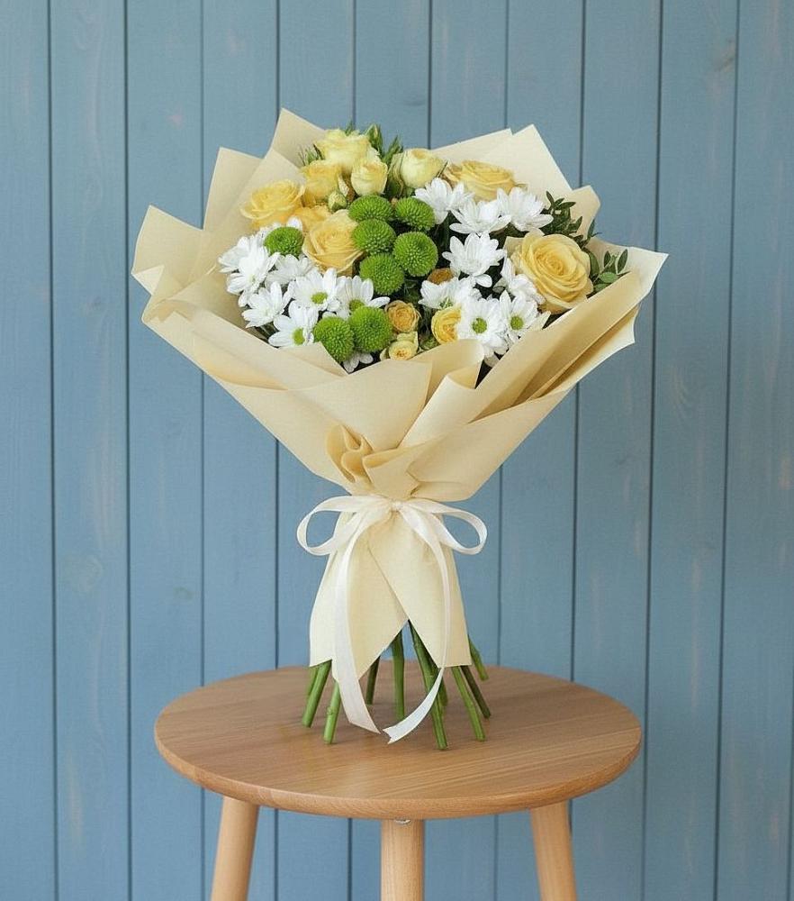 Букет цветов из: Хризантемы и Розы в Осе