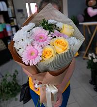 Букет цветов из:  Герберы, Розы и Хризантемы в Осе