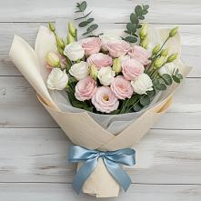 Букет цветов из:  Лизиантусы в Осе