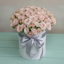 Цветочная композиция из Розы в шляпной коробке в Осе