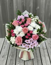 Букет цветов из:  Альстромерии, Гвоздики, Розы и Хризантемы в Осе