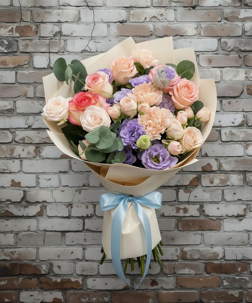 Букет цветов из: Розы, Лизиантусы и Гвоздики в Осе