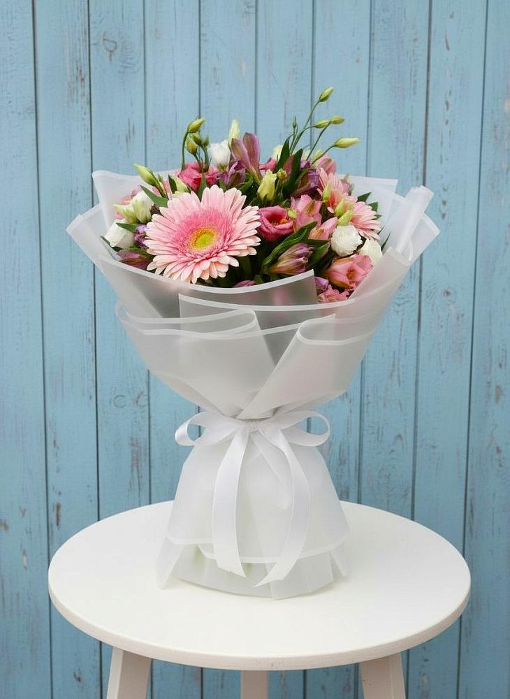 Букет цветов из: Герберы, Альстромерии и Лизиантусы в Осе