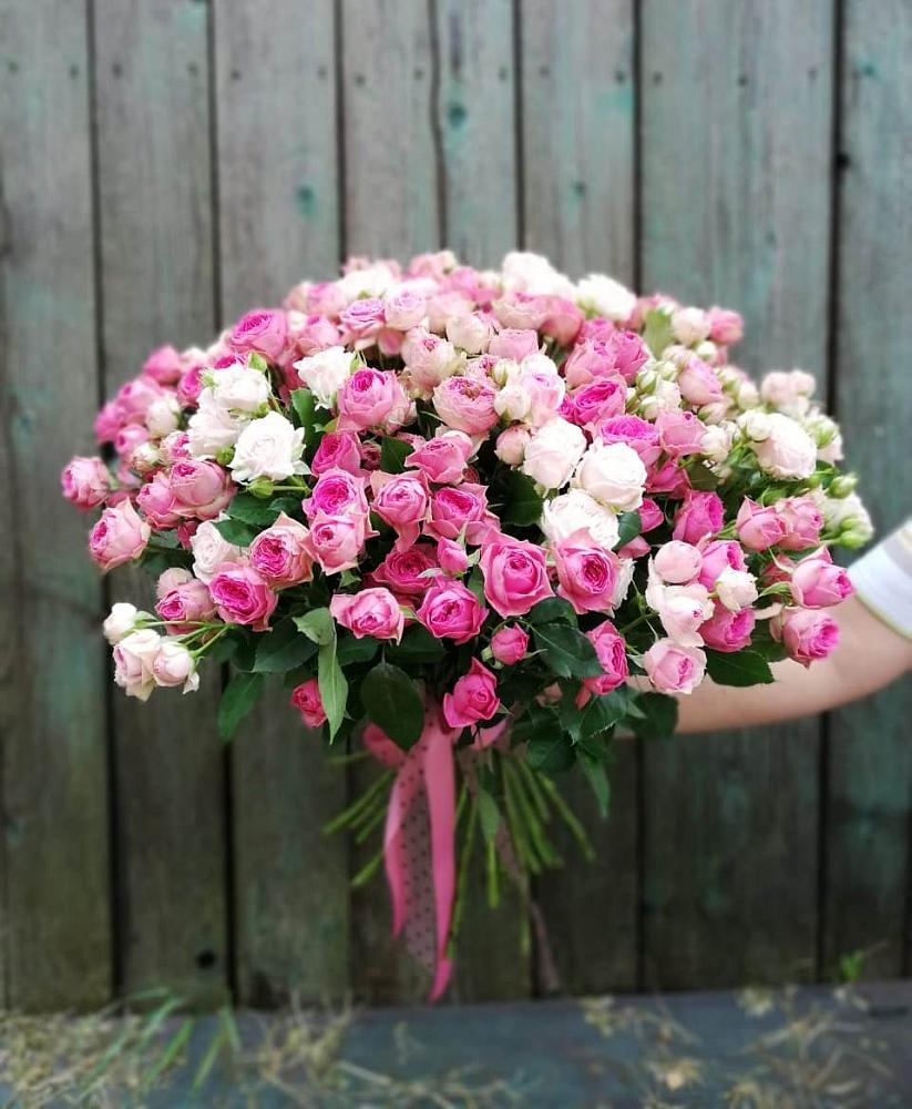 Букет Розовые кустовые розы Натали и Лав Лидия в Осе