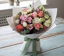 Букет цветов из:  Розы, Лизиантусы и Гвоздики в Осе