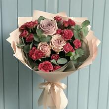 Букет цветов из:  Гвоздики и Розы в Осе