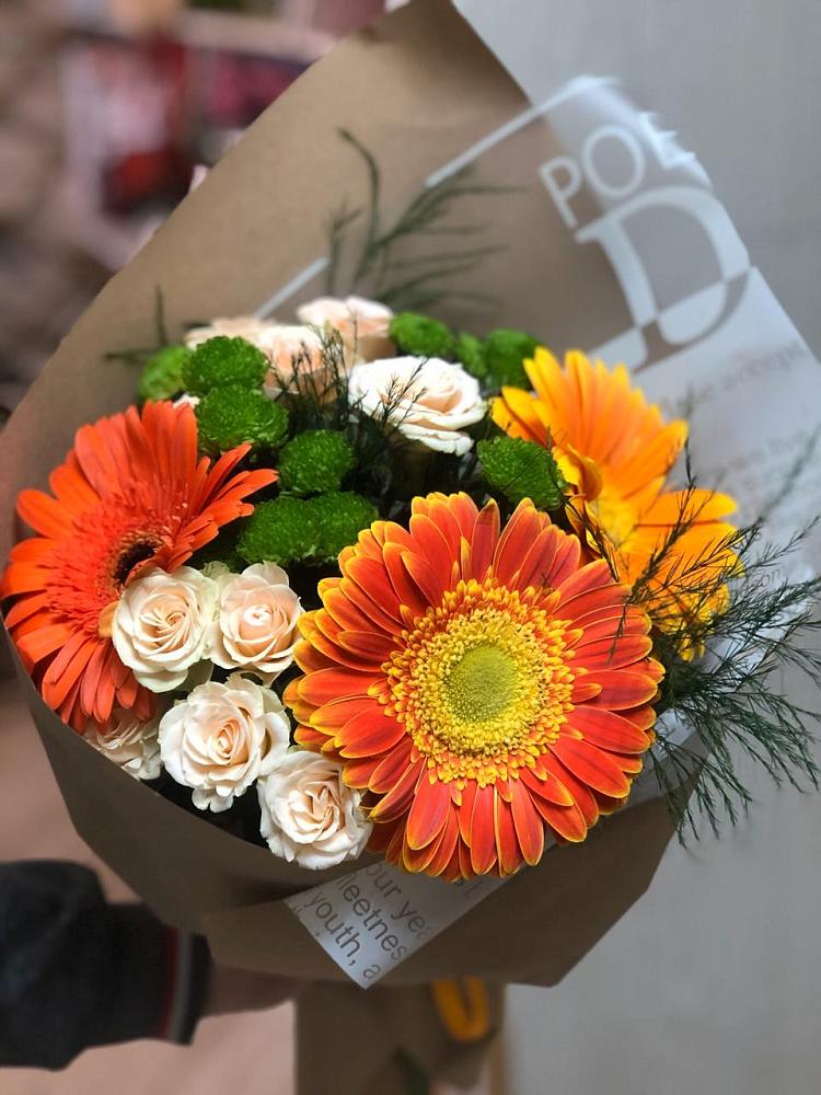 Букет цветов из: Герберы, Хризантемы и Розы в Осе
