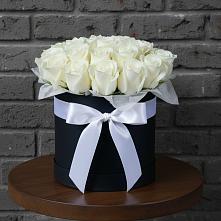 Цветочная композиция из Розы в шляпной коробке в Осе